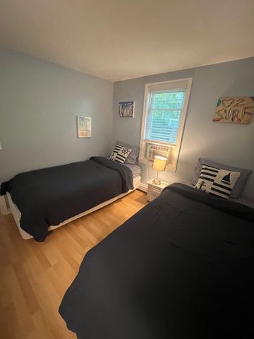 25 Centerville Ave, Barnstable, MA 02632