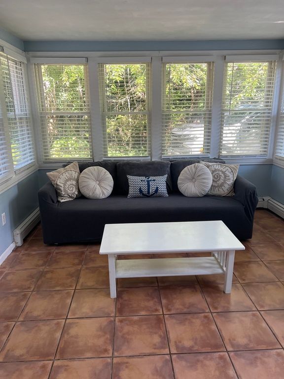 25 Centerville Ave, Barnstable, MA 02632