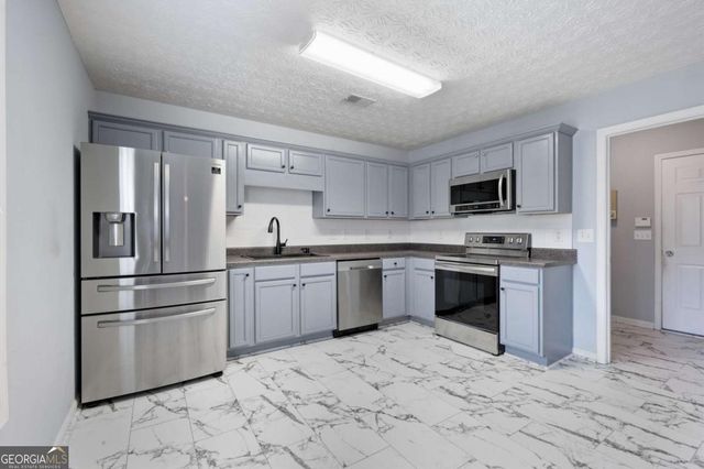 4030 Village Run Drive, Mcdonough, GA 30252
