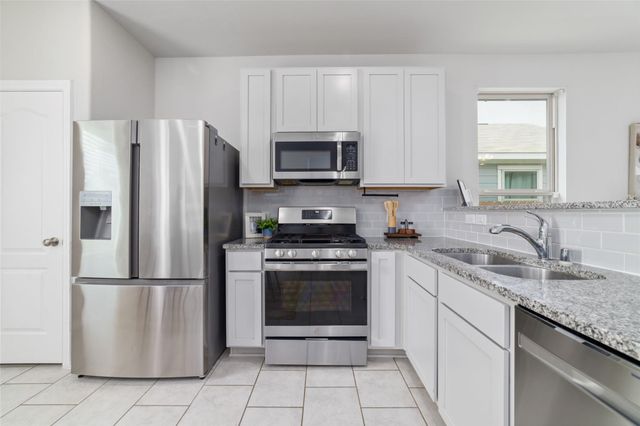 25807 Boxwood Hedge Lane, Tomball, TX 77375