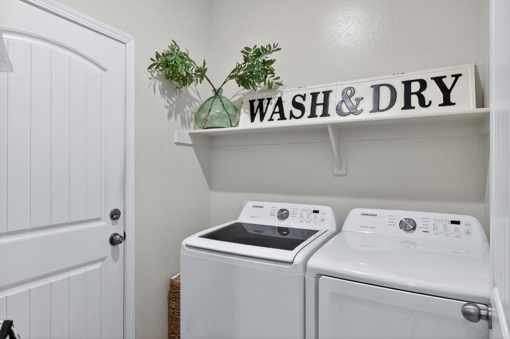 Image 20 of property listing at 6876 E Fedora Ave, Fresno, CA 93727