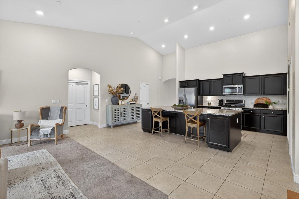 Image 25 of property listing at 6876 E Fedora Ave, Fresno, CA 93727