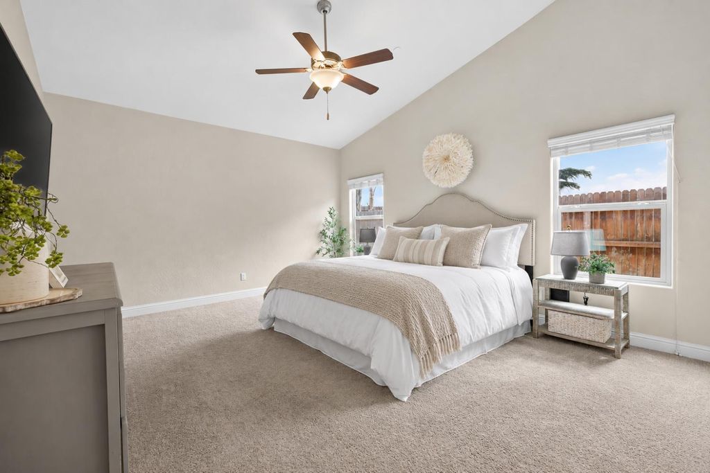 Image 26 of property listing at 6876 E Fedora Ave, Fresno, CA 93727