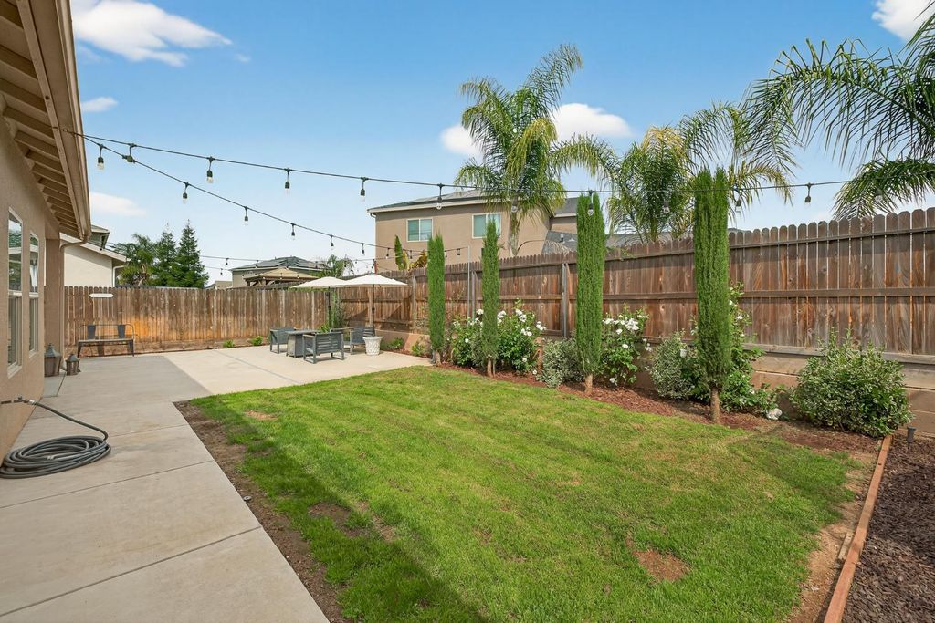 Image 34 of property listing at 6876 E Fedora Ave, Fresno, CA 93727