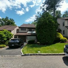 12 The Glen Lane 12, Glen Head, NY 11545