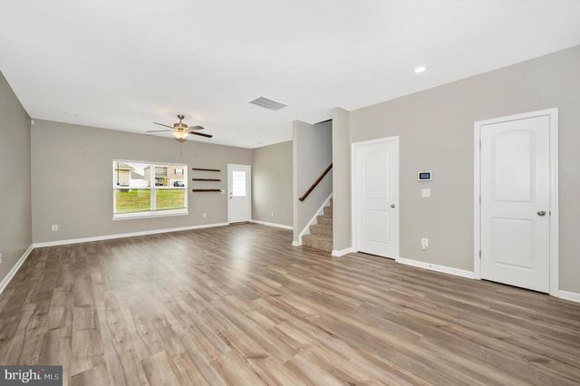 42 EAKINS LN, Martinsburg, WV 25401
