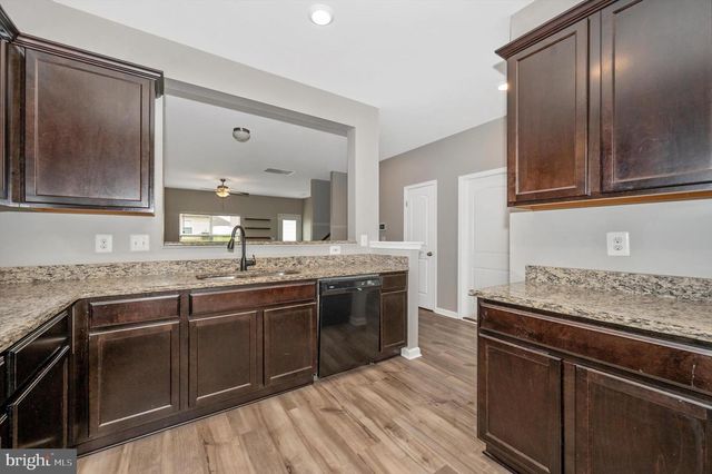 42 EAKINS LN, Martinsburg, WV 25401