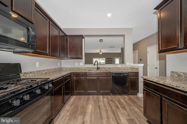 42 EAKINS LN, Martinsburg, WV 25401