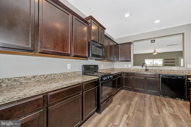 42 EAKINS LN, Martinsburg, WV 25401