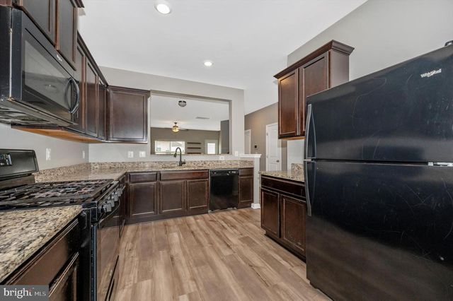 42 EAKINS LN, Martinsburg, WV 25401