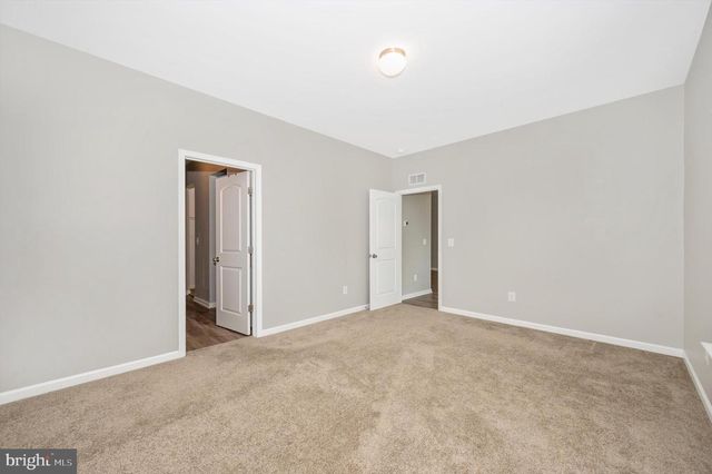 42 EAKINS LN, Martinsburg, WV 25401