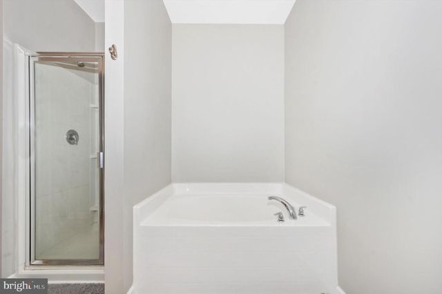 42 EAKINS LN, Martinsburg, WV 25401