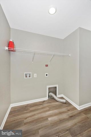 42 EAKINS LN, Martinsburg, WV 25401