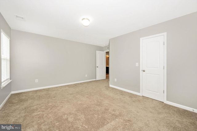 42 EAKINS LN, Martinsburg, WV 25401
