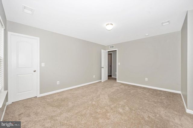 42 EAKINS LN, Martinsburg, WV 25401