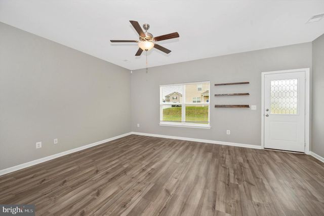 42 EAKINS LN, Martinsburg, WV 25401