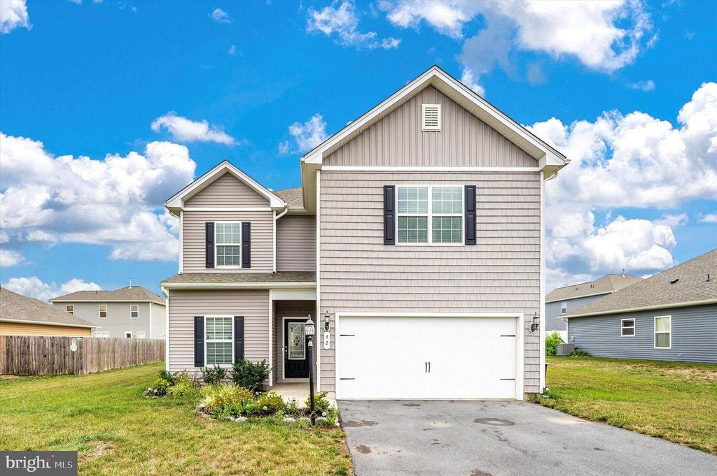 42 EAKINS LN, Martinsburg, WV 25401
