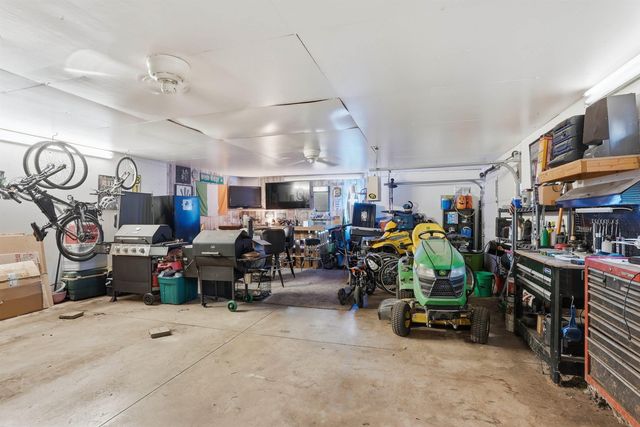5809 Foulk Road, Waterloo, IA 50702