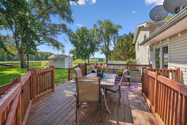 5809 Foulk Road, Waterloo, IA 50702