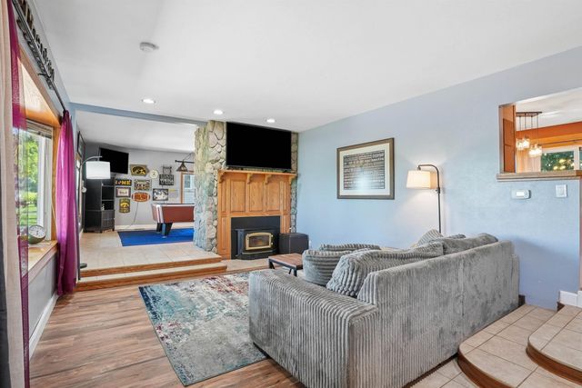 5809 Foulk Road, Waterloo, IA 50702