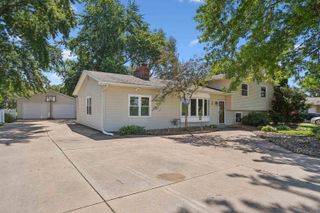 5809 Foulk Road, Waterloo, IA 50702