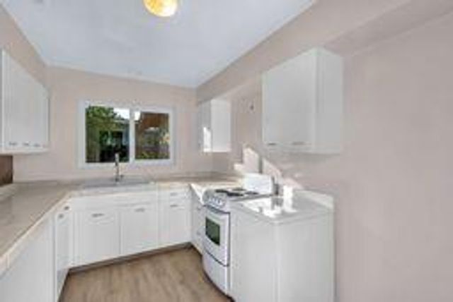 816 E Andrews Avenue, Fresno, CA 93704