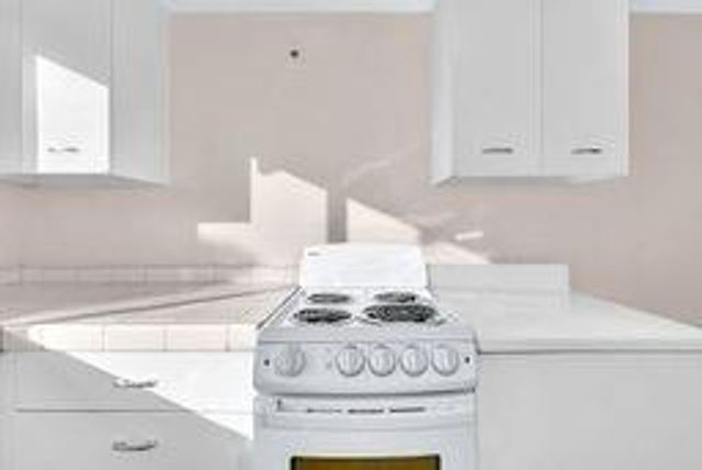 816 E Andrews Avenue, Fresno, CA 93704