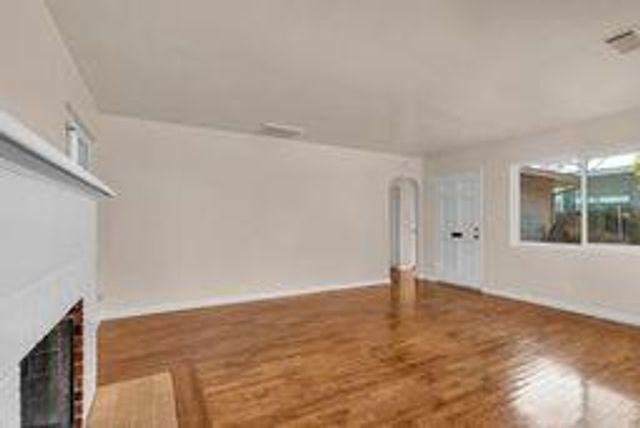 816 E Andrews Avenue, Fresno, CA 93704