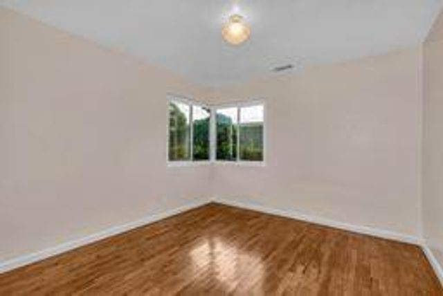 816 E Andrews Avenue, Fresno, CA 93704