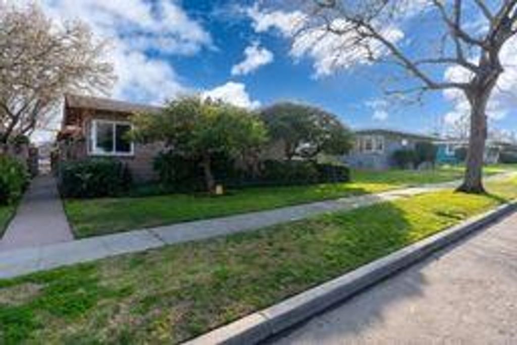 816 E Andrews Avenue, Fresno, CA 93704