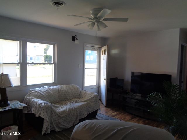 476 Bradford Road, Schenectady, NY 12304