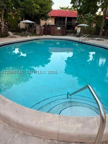 780 NE 199th St 207E, Miami, FL 33179
