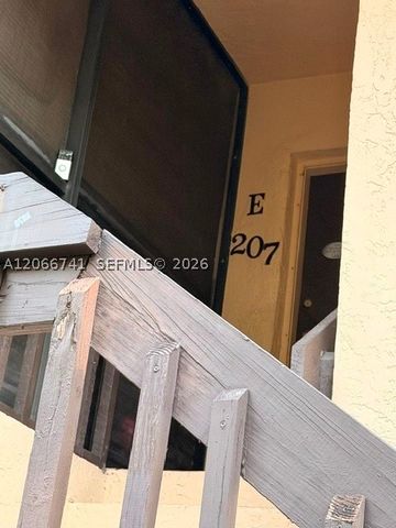 780 NE 199th St 207E, Miami, FL 33179
