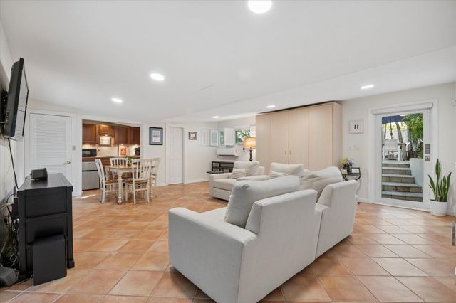 2609 NE 8th Street, Fort Lauderdale, FL 33304