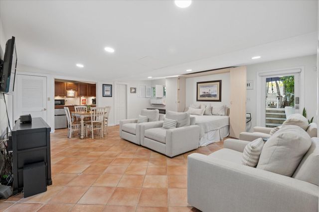 2609 NE 8th Street, Fort Lauderdale, FL 33304