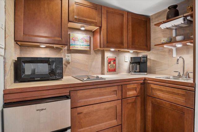 2609 NE 8th Street, Fort Lauderdale, FL 33304