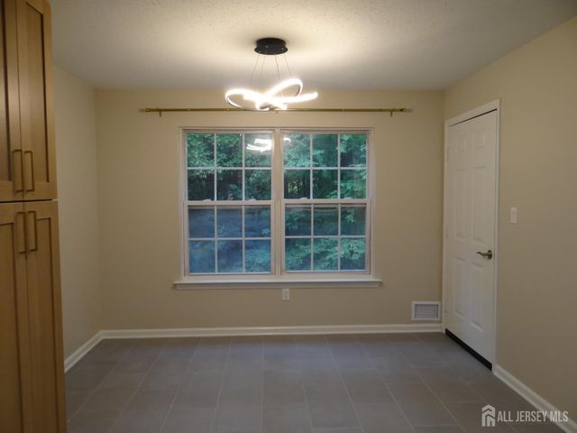 129 Prestwick Way, Edison, NJ 08820
