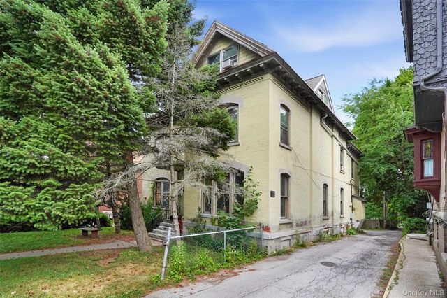 40 S Hamilton Street, Poughkeepsie, NY 12601