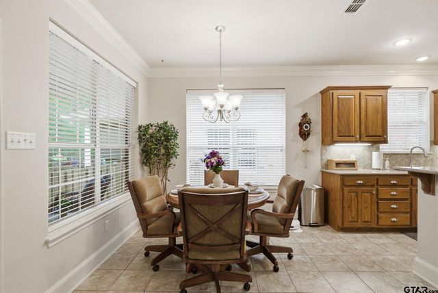 1857 Hollylake Cir, Tyler, TX 75703
