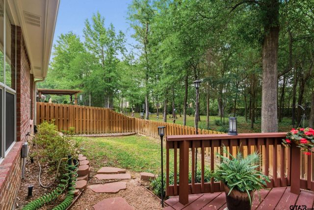 1857 Hollylake Cir, Tyler, TX 75703
