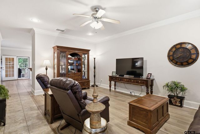 1857 Hollylake Cir, Tyler, TX 75703