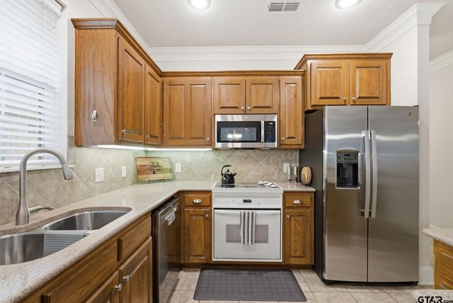 1857 Hollylake Cir, Tyler, TX 75703