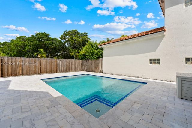 15585 SW 112th Way, Miami, FL 33196