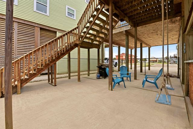 333 Schooner Drive, Freeport, TX 77541