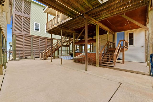 333 Schooner Drive, Freeport, TX 77541