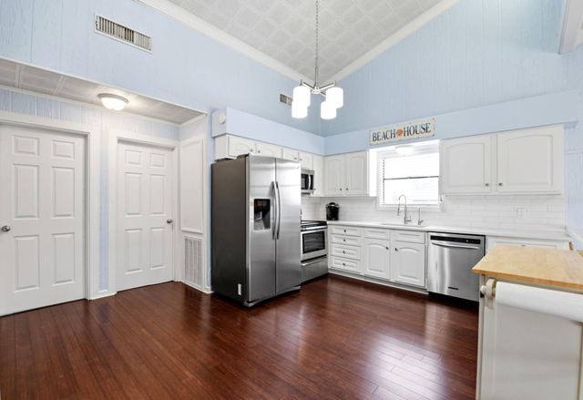 333 Schooner Drive, Freeport, TX 77541
