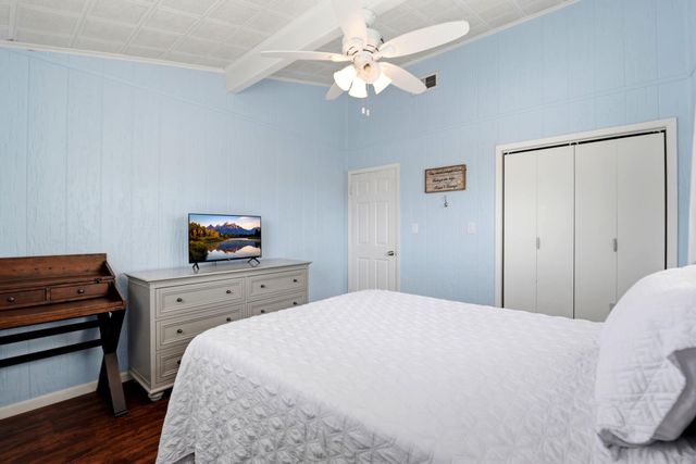 333 Schooner Drive, Freeport, TX 77541