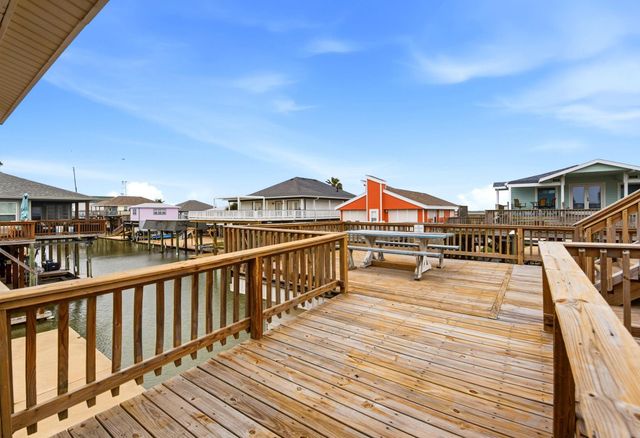 333 Schooner Drive, Freeport, TX 77541