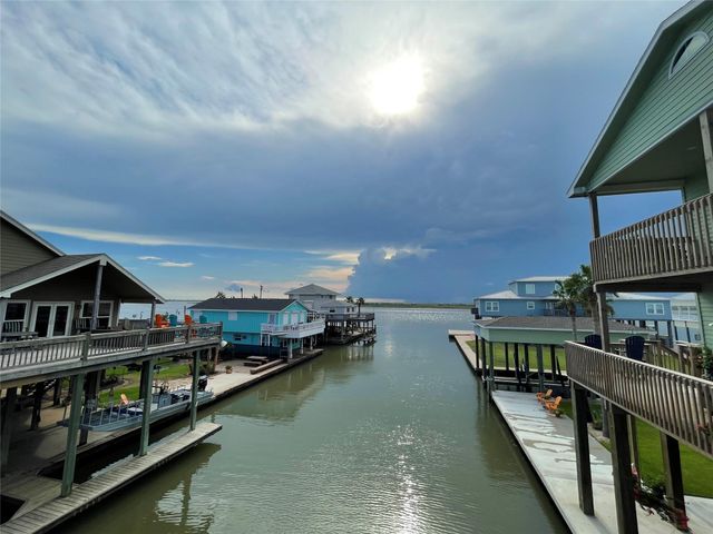 333 Schooner Drive, Freeport, TX 77541