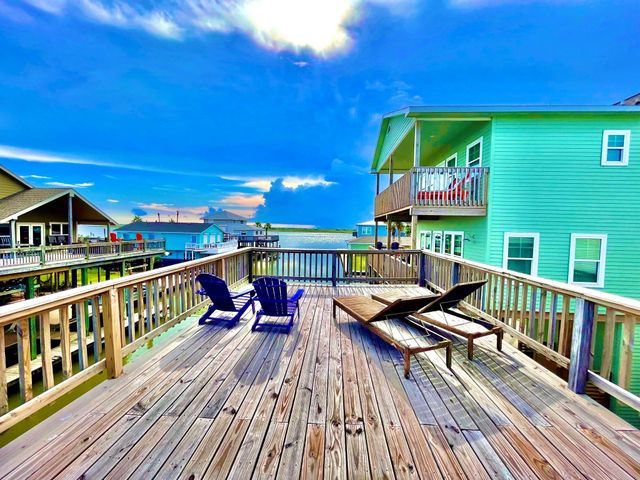 333 Schooner Drive, Freeport, TX 77541